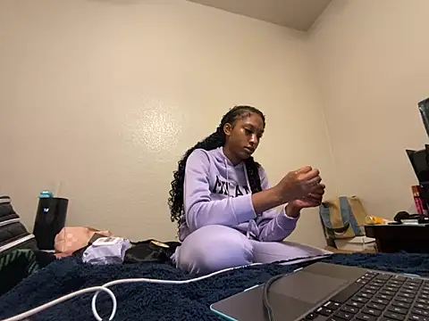 Brooke012 online show from April 2026 09:01:01 PM