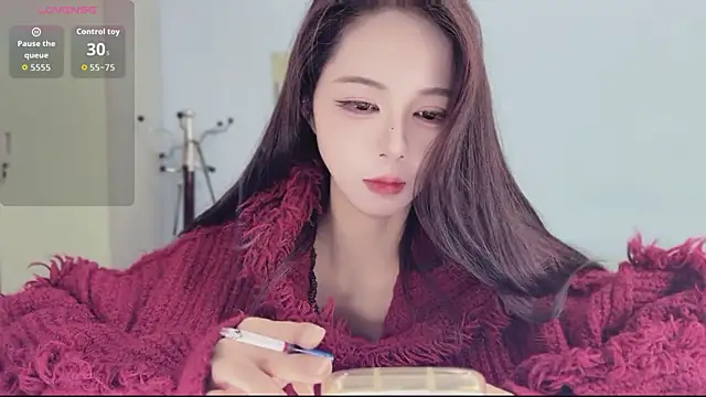 Sue101010 online show from November 2025 05:46:02 PM