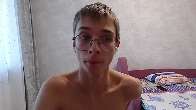 glasses cat online show from November 2025 06:33:01 AM