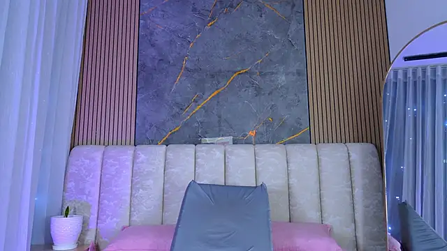 Snapshot of mia_scot chatting on June 2026 12:00:02 PM mia scot online show from June 2026 12:00:02 PM