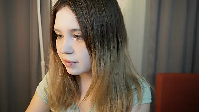 Lina Glow online show from November 2025 07:08:01 AM