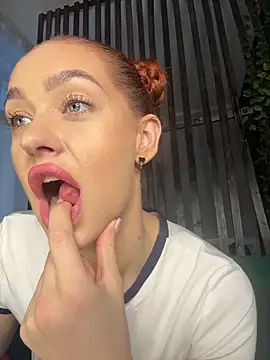 LittleFox    online show from February 2026 06:18:02 AM