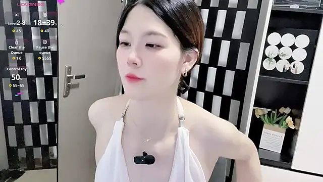 Snapshot of Yueyue-MM chatting on September 2025 10:54:01 PM Yueyue-MM online show from September 2025 10:54:01 PM