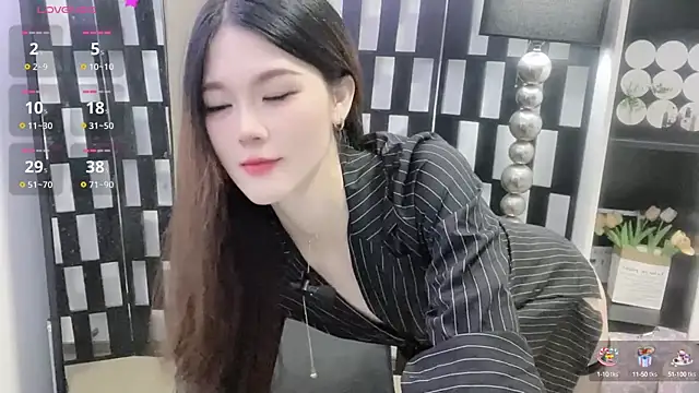 Snapshot of Yueyue-MM chatting on October 2025 11:57:02 PM Yueyue-MM online show from October 2025 11:57:02 PM