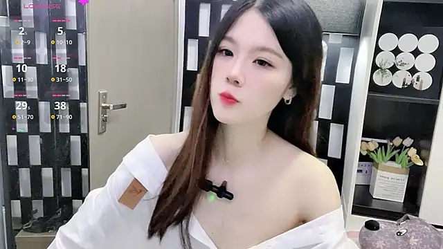 Snapshot of Yueyue-MM chatting on October 2025 12:16:01 AM Yueyue-MM online show from October 2025 12:16:01 AM