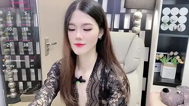 Snapshot of Yueyue-MM chatting on November 2025 12:33:01 AM Yueyue-MM online show from November 2025 12:33:01 AM