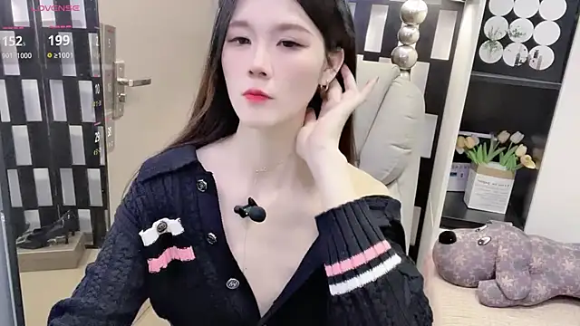 Snapshot of Yueyue-MM chatting on November 2025 01:57:02 PM Yueyue-MM online show from November 2025 01:57:02 PM