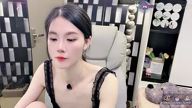 Yueyue-MM online show from June 2026 02:30:01 PM