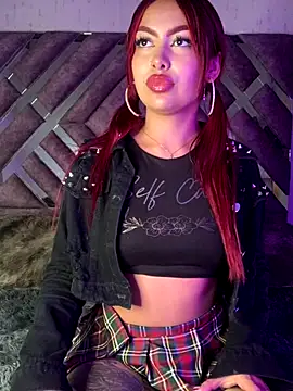 Laila Pink online show from November 2025 07:23:02 PM