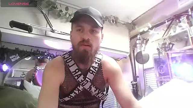 JuliCarl online show from February 2026 10:22:02 AM