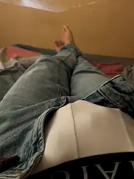 Normalludo0202 online show from November 2025 02:50:01 PM