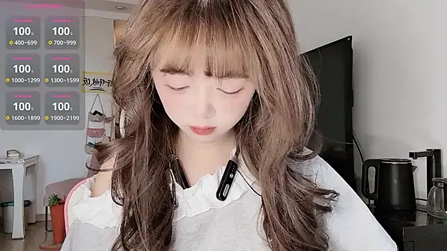 Snapshot of DDDDDoremi chatting on February 2026 03:33:02 AM DDDDDoremi online show from February 2026 03:33:02 AM