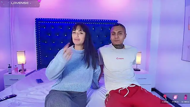 Snapshot of Damian_and_roxanne chatting on May 2026 12:54:02 PM Damian and roxanne online show from May 2026 12:54:02 PM