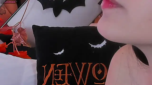 Snapshot of foxybunny chatting on October 2025 01:06:02 AM foxybunny online show from October 2025 01:06:02 AM