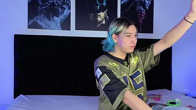 Snapshot of AngelFlexxx chatting on April 2026 08:20:02 PM AngelFlexxx online show from April 2026 08:20:02 PM