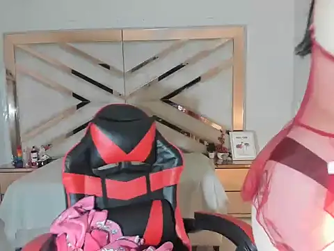 Zulema R1 online show from September 2025 03:44:02 AM