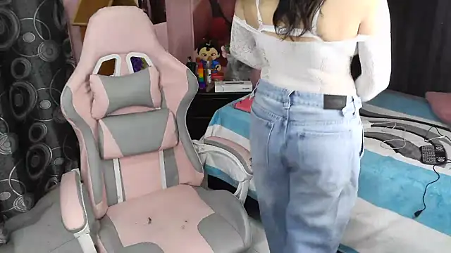 Zulema R1 online show from April 2026 10:45:02 PM