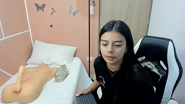 valerihouse online show from March 2025 11:21:02 PM