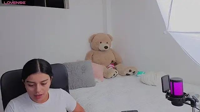 valerihouse online show from January 2026 01:33:01 AM