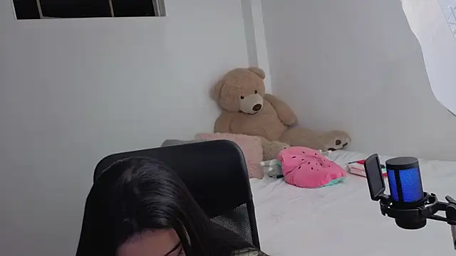 valerihouse online show from April 2026 12:48:01 AM