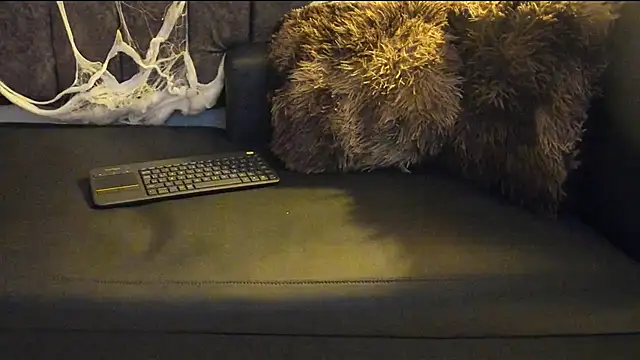 Snapshot of Rowan_Mills chatting on October 2025 08:21:02 PM Rowan Mills online show from October 2025 08:21:02 PM