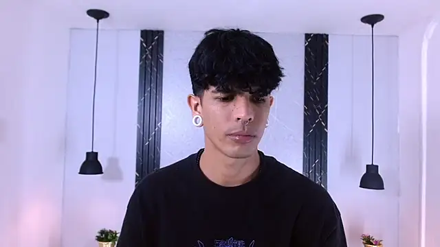 Franvill Trato online show from October 2025 07:01:02 PM