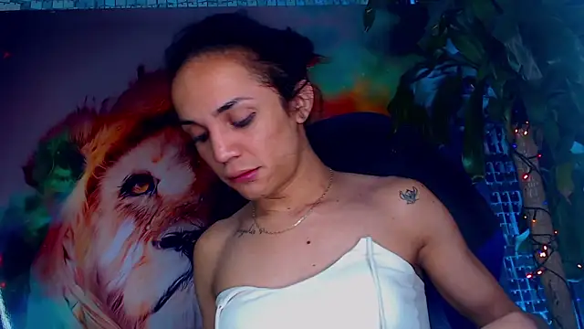 Snapshot of Cristal_Gem1 chatting on December 2025 04:12:02 PM Cristal Gem1 online show from December 2025 04:12:02 PM