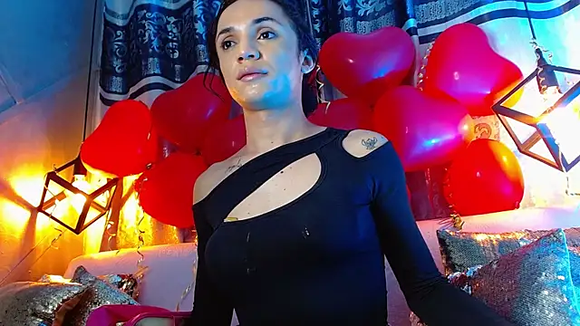 Snapshot of Cristal_Gem1 chatting on February 2026 02:08:02 AM Cristal Gem1 online show from February 2026 02:08:02 AM