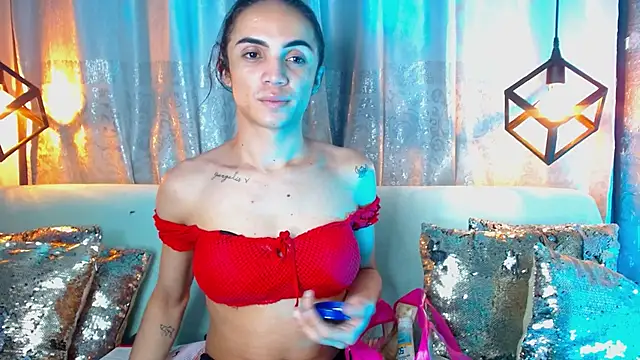 Snapshot of Cristal_Gem1 chatting on February 2026 04:35:02 AM Cristal Gem1 online show from February 2026 04:35:02 AM