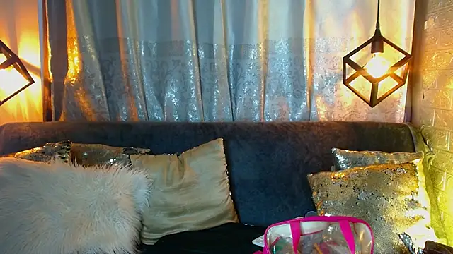 Snapshot of Cristal_Gem1 chatting on February 2026 11:52:01 AM Cristal Gem1 online show from February 2026 11:52:01 AM