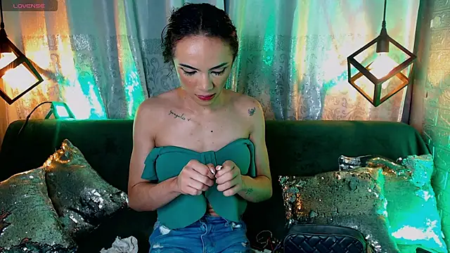 Cristal Gem1 online show from March 2026 11:02:01 AM