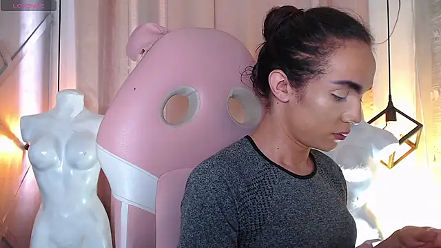 Cristal Gem1 online show from April 2026 06:41:01 PM