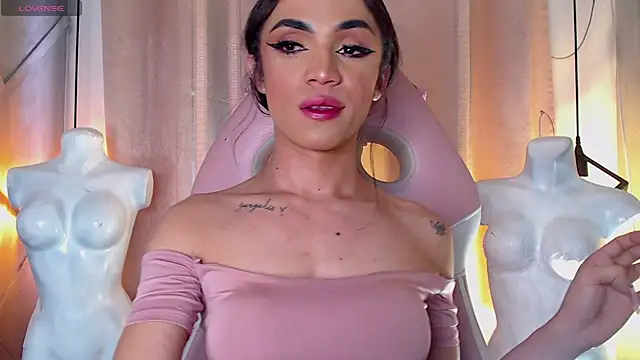 Cristal Gem1 online show from April 2026 09:39:33 PM