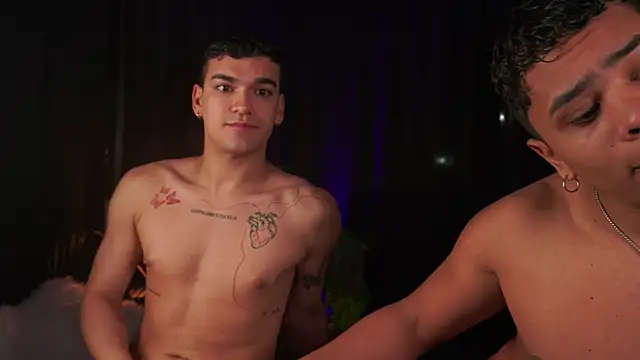 Snapshot of EROS_AND_ALAN chatting on November 2025 11:36:02 PM EROS AND ALAN online show from November 2025 11:36:02 PM