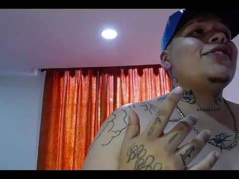 Snapshot of Yulian_bigclit7 chatting on September 2025 09:16:02 PM Yulian bigclit7 online show from September 2025 09:16:02 PM