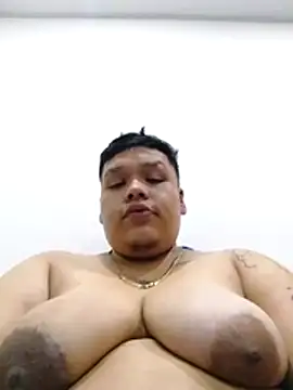 Snapshot of Yulian_bigclit7 chatting on November 2025 02:58:01 AM Yulian bigclit7 online show from November 2025 02:58:01 AM