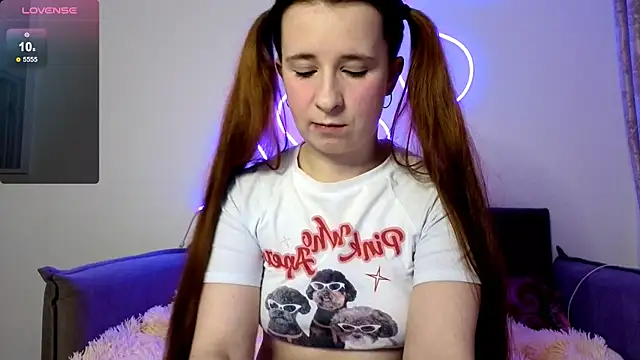 Snapshot of _Linett_ chatting on November 2025 08:21:02 PM  Linett  online show from November 2025 08:21:02 PM