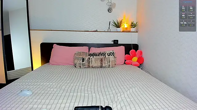 Snapshot of charlottacardi chatting on November 2025 03:05:01 AM charlottacardi online show from November 2025 03:05:01 AM