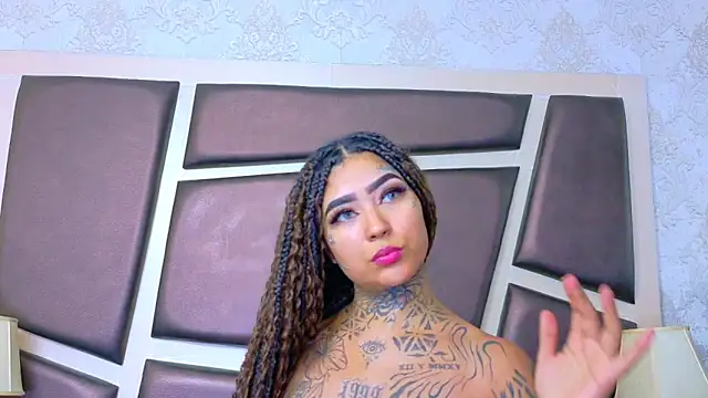 EmilieLake online show from May 2026 07:54:02 PM