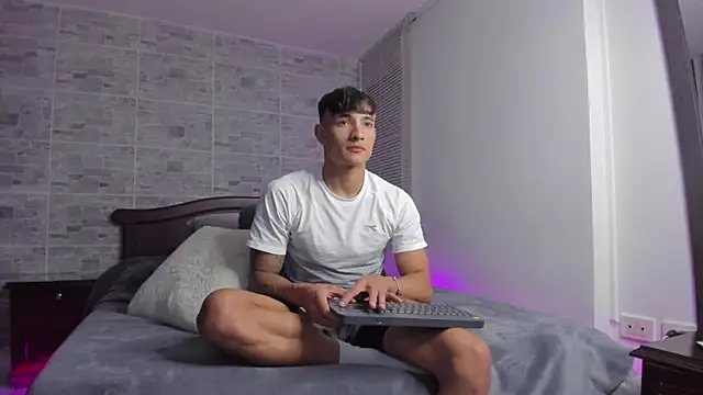 Snapshot of DavisFirb chatting on October 2025 02:43:02 AM DavisFirb online show from October 2025 02:43:02 AM