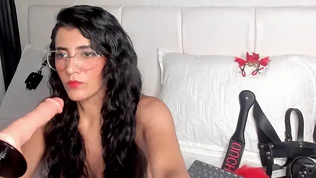 Snapshot of Violet_sl4ve chatting on October 2025 07:14:02 PM Violet sl4ve online show from October 2025 07:14:02 PM