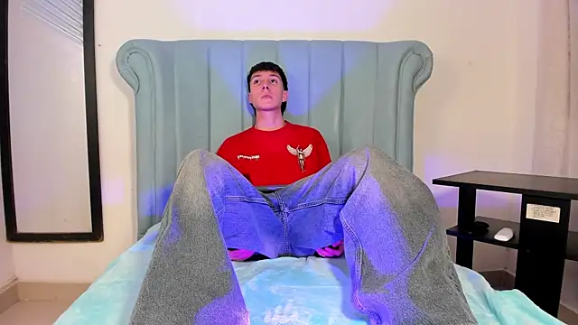 LittleDanny  online show from February 2026 09:22:02 PM