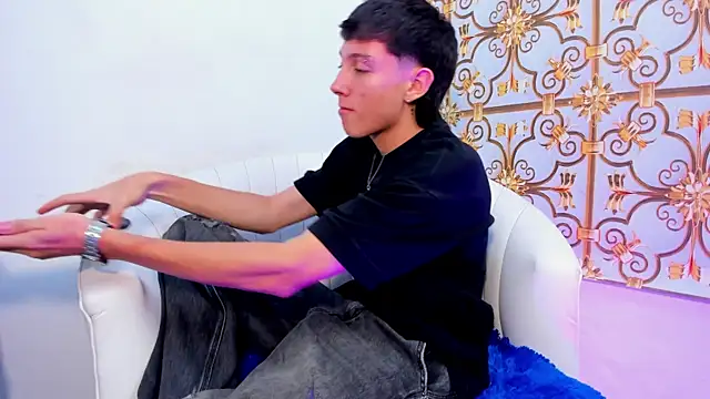 LittleDanny  online show from February 2026 09:10:02 PM