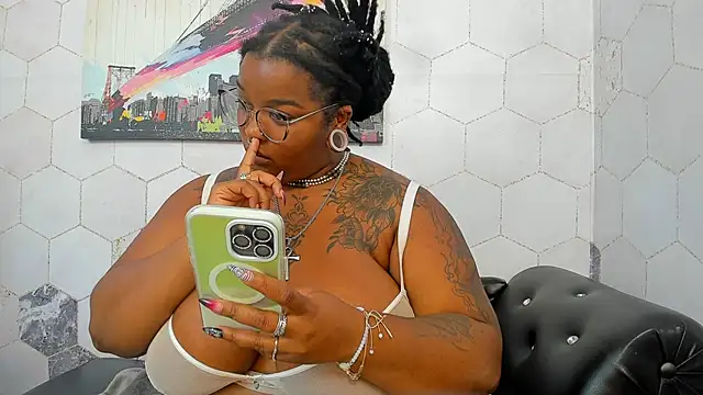 Anaa Fuentess online show from October 2025 07:03:02 PM