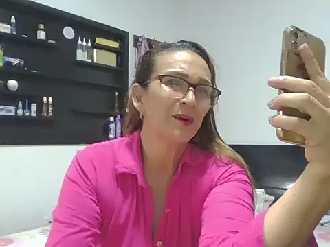 MiaVega online show from October 2025 02:56:01 PM