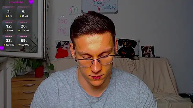 ZeinMiracles online show from April 2026 09:52:01 PM