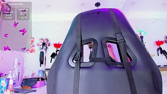 Natasha-Adams online show from April 2026 09:39:33 PM