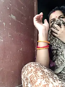 Idhika Handoo online show from September 2025 08:49:01 AM