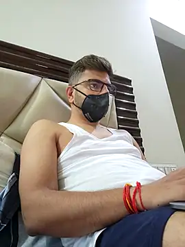 Snapshot of LoveGuruRA chatting on October 2025 05:27:02 AM LoveGuruRA online show from October 2025 05:27:02 AM