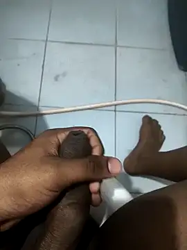 Snapshot of Leon_hot33 chatting on March 2026 01:49:02 AM Leon hot33 online show from March 2026 01:49:02 AM